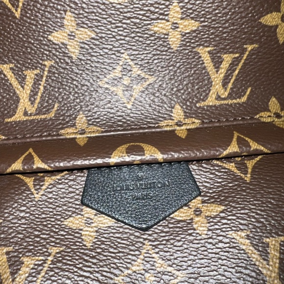 Louis Vuitton Palm Springs
Monogram PM Brown Backpack - Picture 7 of 8